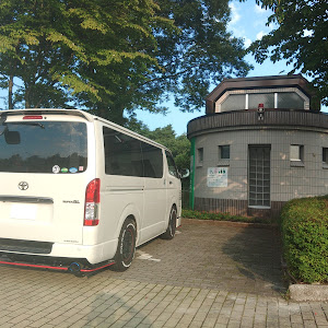 ハイエースバン TRH200V