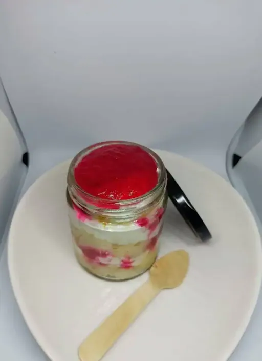 Strawberry Jar Cake [200 Ml]