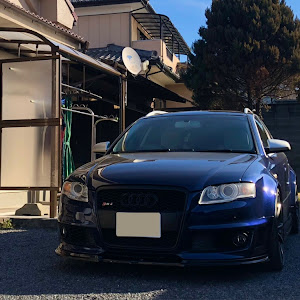 RS4 アバント B7