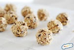 No-Bake Oatmeal Raisin Energy Bites was pinched from <a href="http://www.momables.com/easy-snack-no-bake-energy-bites/" target="_blank" rel="noopener">www.momables.com.</a>