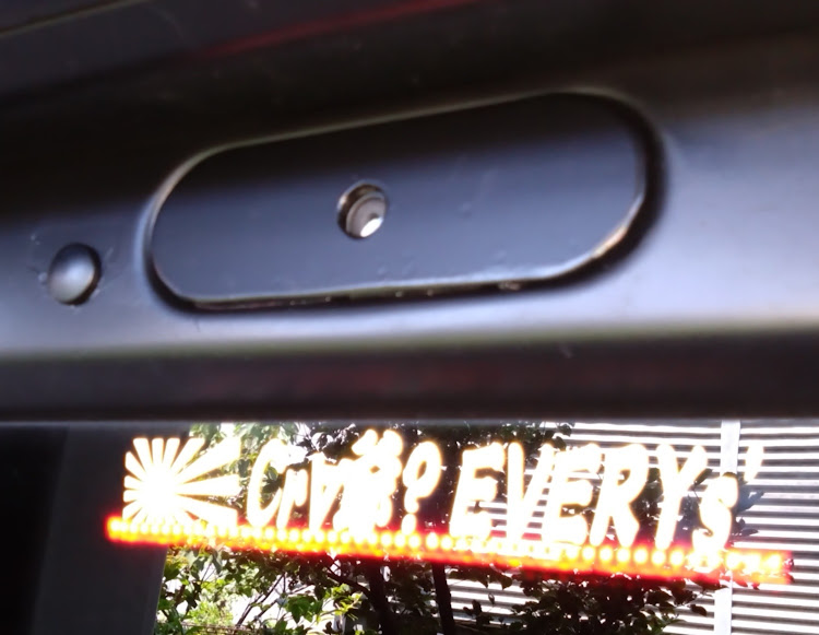 エブリイワゴンのワイパーレスカバー自作・ハイマウントにリアカメラ・いいね、コメントありがとうございます。・プチコラボ・夏っぽい写真展に関するカスタム事例の投稿画像2枚目