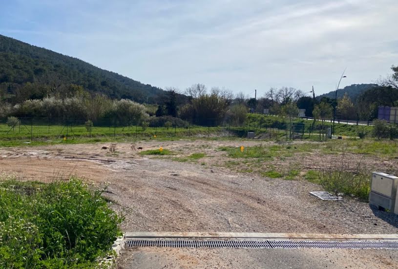  Vente Terrain + Maison - Terrain : 370m² - Maison : 130m² à Pierrefeu-du-Var (83390) 