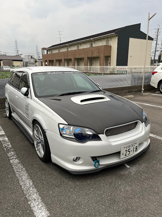 レガシィツーリングワゴンの愛車の好きな角度・ひさしぶりの投稿・生存確認　生きてますよ〜に関するカスタム事例の投稿画像1枚目