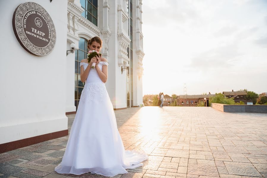 Fotógrafo de casamento Rustam Nadzhiev (photorn). Foto de 12 de outubro 2016