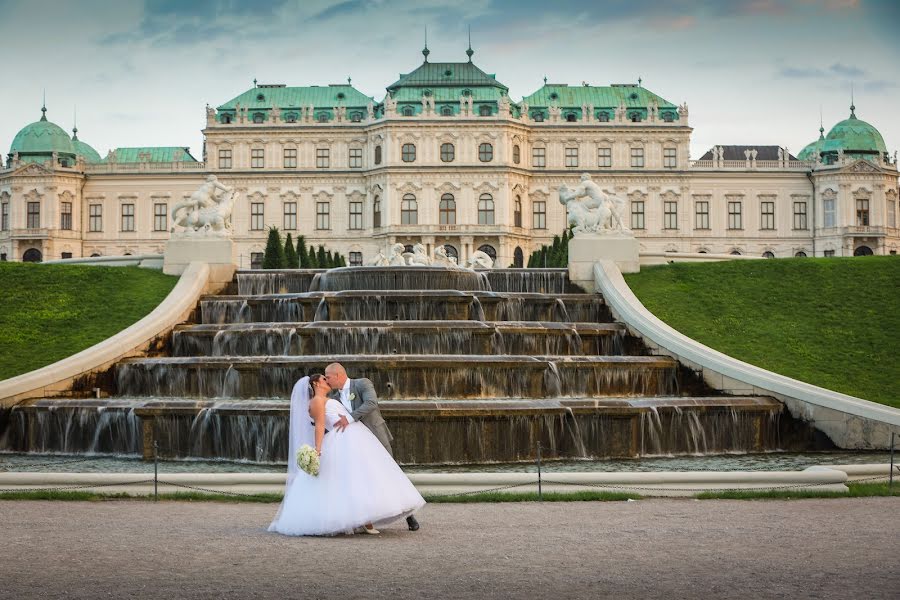 Fotografo di matrimoni Zoltán Füzesi (moksaphoto). Foto del 30 ottobre 2018