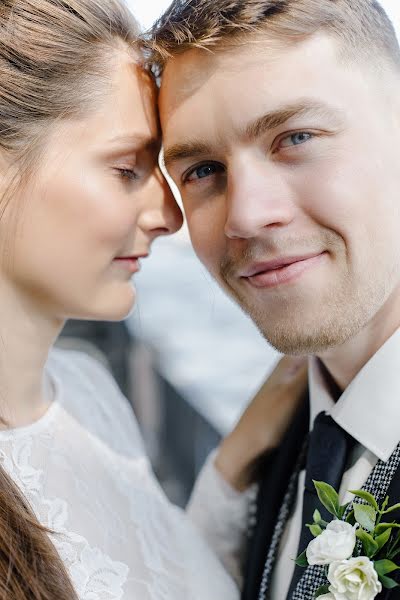 Fotografo di matrimoni Elvira Gilmanova (gilmanovaer). Foto del 11 agosto 2019