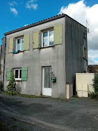 maison à Saint-Hilaire-de-Villefranche (17)