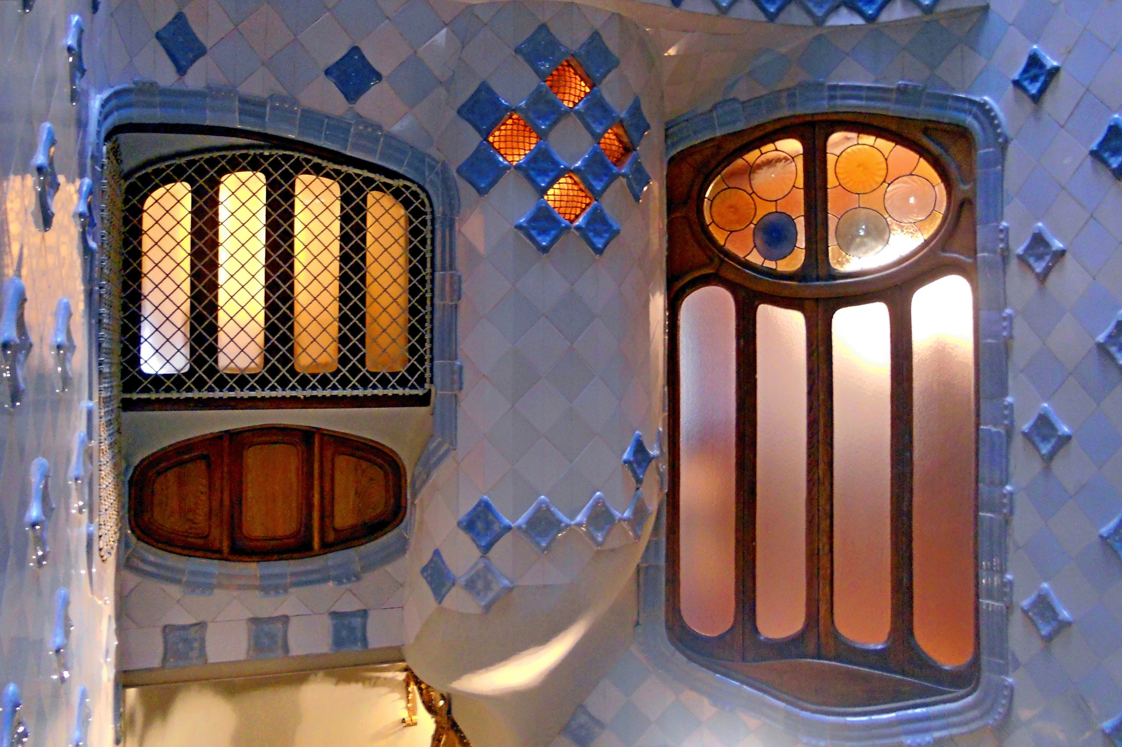 Finestre di Casa Batlló di GVatterioni