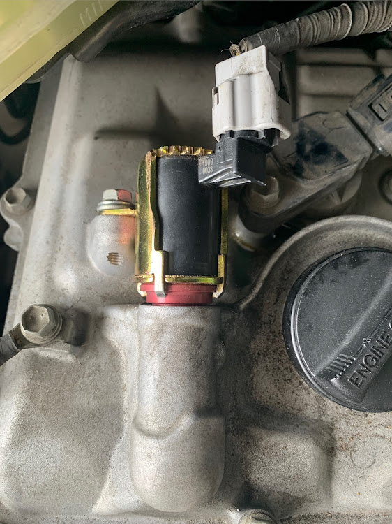 プリウスの▱▱通勤怪足▱▱・QUANTUM SOLENOID・皆んなが働いている横で車弄り😎👍に関するカスタム事例の投稿画像9枚目