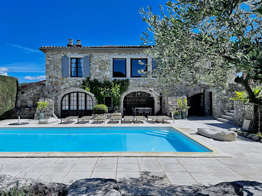 Property with pool 3