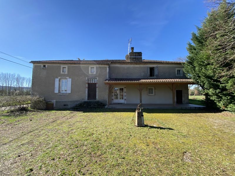 Vente propriété 5 pièces 210 m² à Penne-d'Agenais (47140), 296 000 €