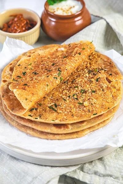 Paneer Parantha With Butter