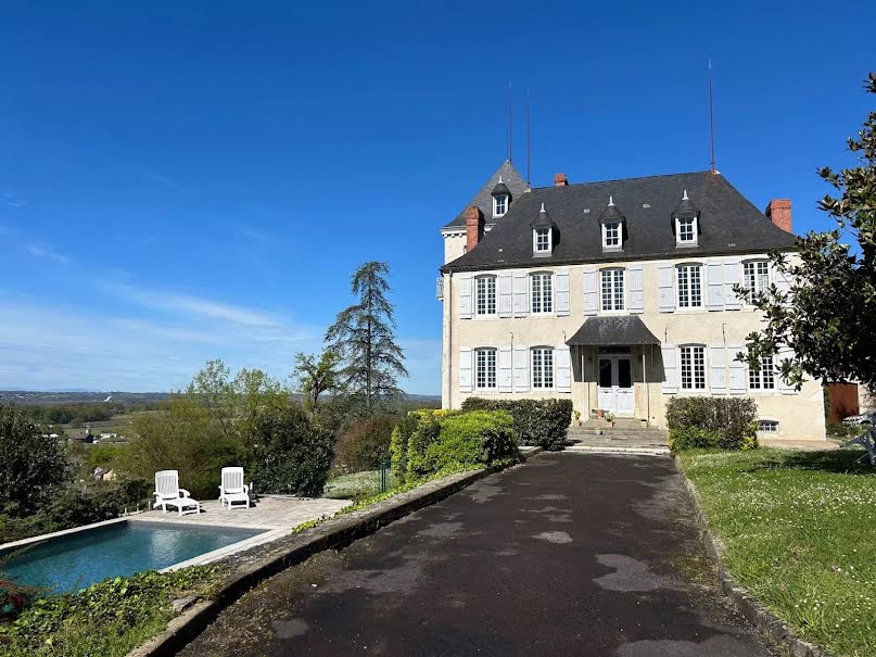 Vente château 9 pièces 243 m² à Serres-Sainte-Marie (64170), 890 000 €