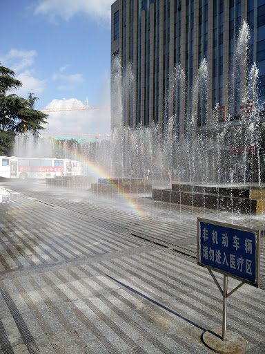 军区总院大门喷泉