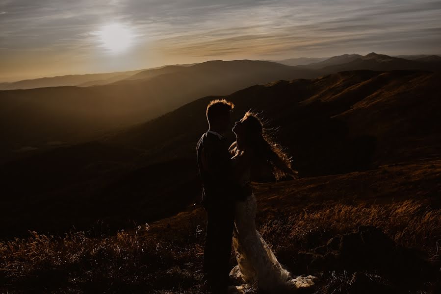 Fotografo di matrimoni Radosław Śmiałek (radoslaw1985). Foto del 3 gennaio 2020