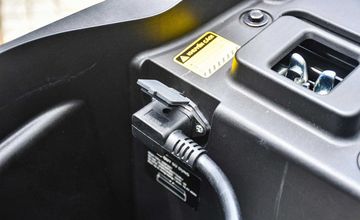 Pin LFP tiên tiến giúp xe có thể đi được quãng đường lên đến 194km/lần sạc đầy
