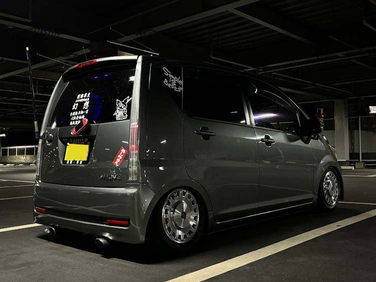 ムーヴカスタムのバックシャンな愛車・低くてキモイ仕様・低い車はカッコいいに関するカスタム事例の投稿画像1枚目