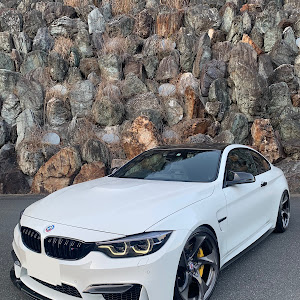 M4 クーペ F82