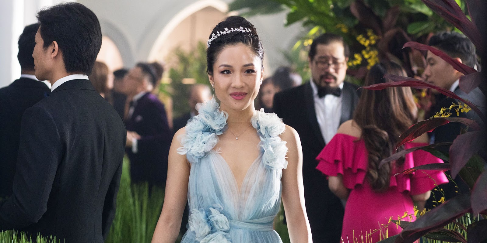 Crazy Rich Asians chính thức trở thành bộ phim hài lãng mạn thành công nhất thập kỷ - Ảnh 4.