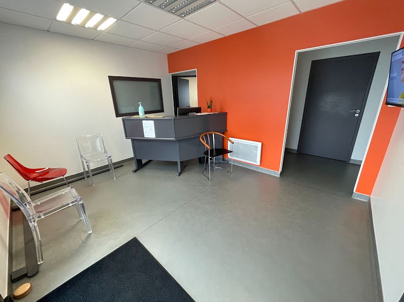 Location  locaux professionnels  95 m² à Landerneau (29800), 1 500 €