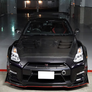 NISSAN GT-R