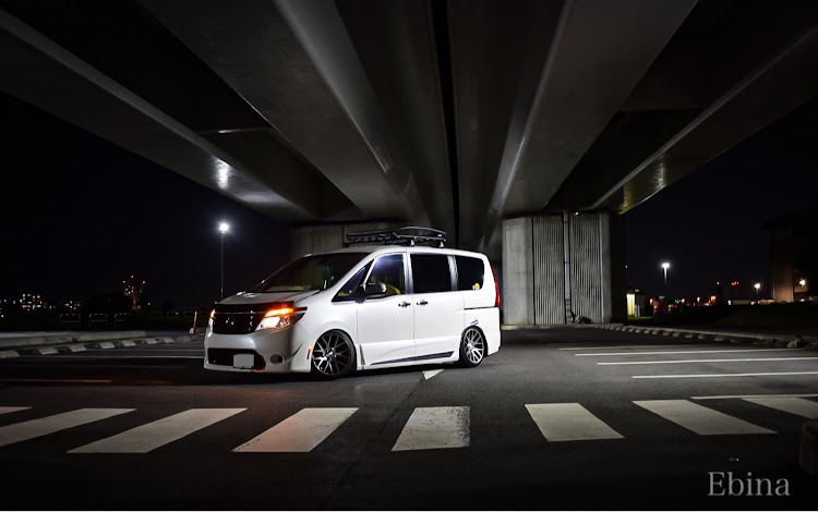セレナのドライブ・VANKulture・仮想USDM・HERESYCREW・ひかるかさんの庭に関するカスタム事例の投稿画像2枚目
