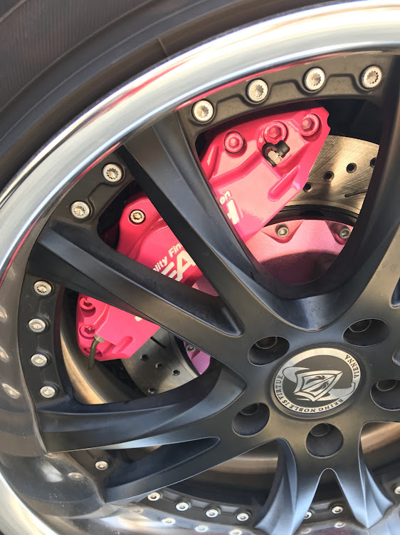 アリストのピンク・ブレーキキャリパー・ブレーキ・ファイナルコネクション・JZS161に関するカスタム事例の投稿画像6枚目