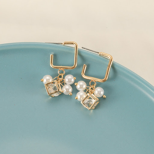 Title 2, Pearl Cube Crystal Zircon Earrings – Radiant El...
