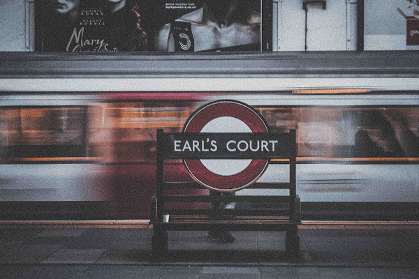 |EARL'S COURT| di iza_maz