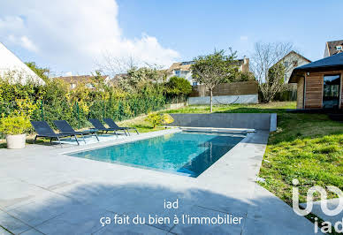 House with pool 19