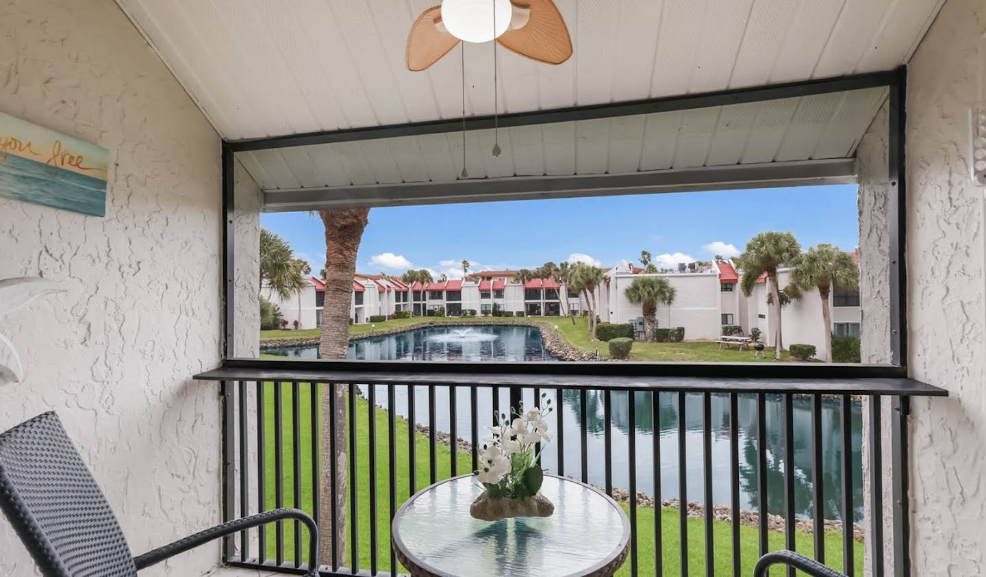 Apartment with pool Bradenton Beach