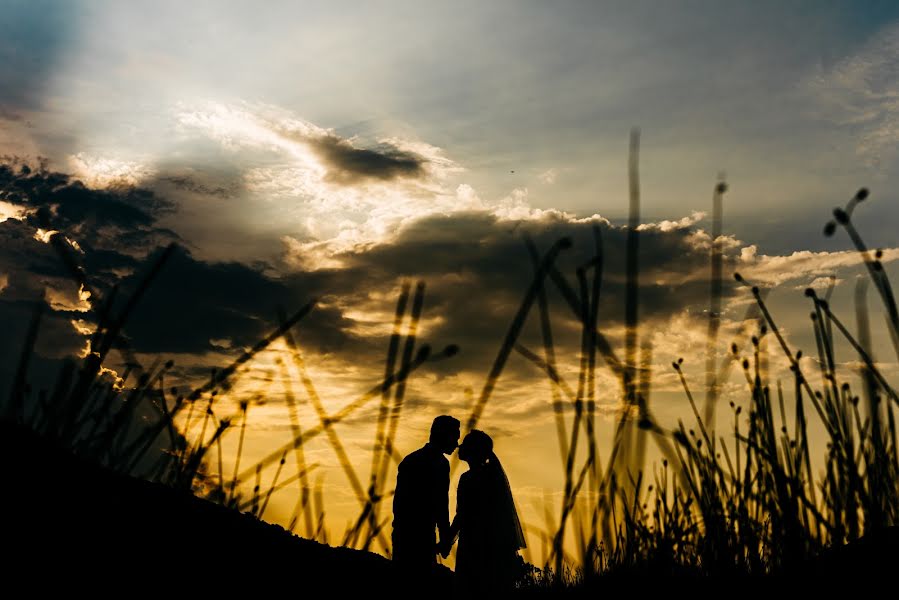 Fotógrafo de casamento Thang Ho (rikostudio). Foto de 8 de junho 2019