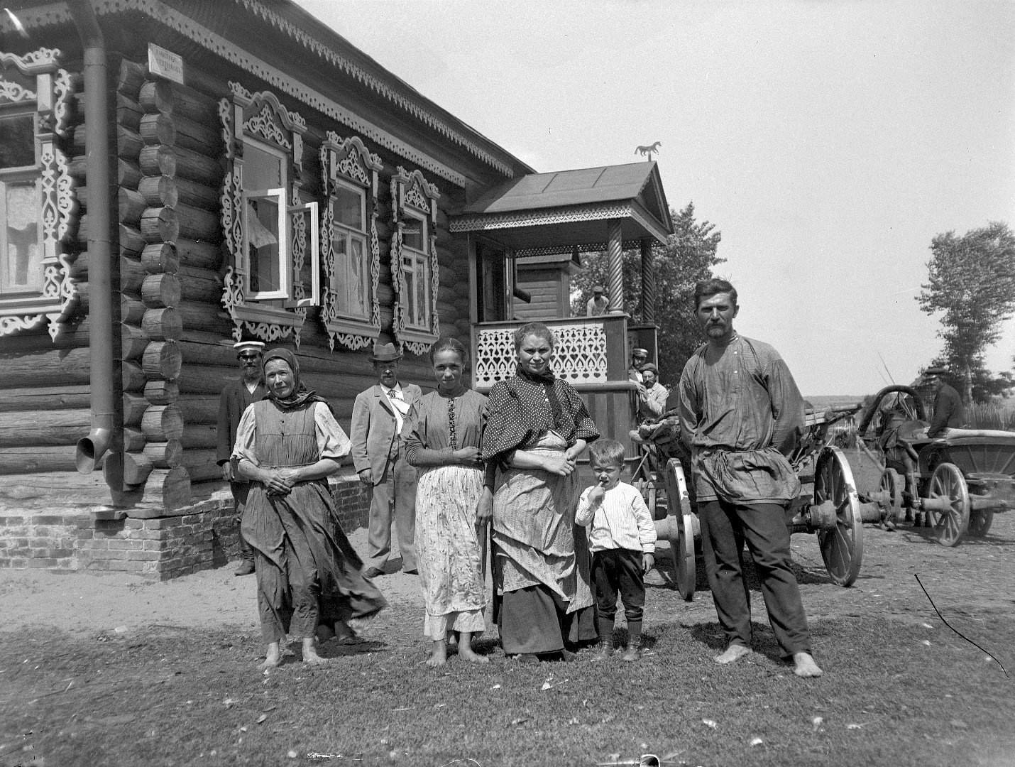 Что раньше было в мире. Русские крестьяне 19 20 века. Сибирские крестьяне 19 век. Вятка крестьяне 19 века. Российская Империя 19 век крестьяне.