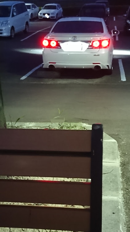 クラウンアスリートのあそこのベンチ・1人撮影会・病院の駐車場・210special☆に関するカスタム事例の投稿画像4枚目