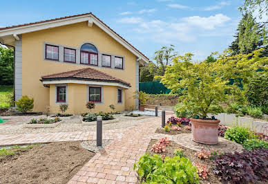 House with garden and terrace 8