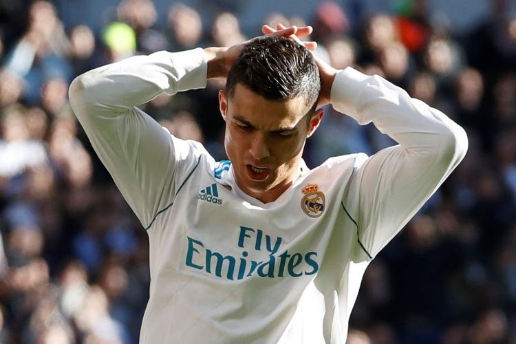 ? Aïe, aïe, aïe ! Voici le douloureux raté de Cristiano Ronaldo qui fait penser à Teodorczyk !