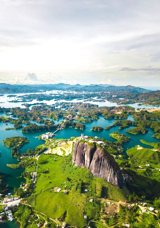 La Piedra Del Peñol, um imenso monolito colombiano