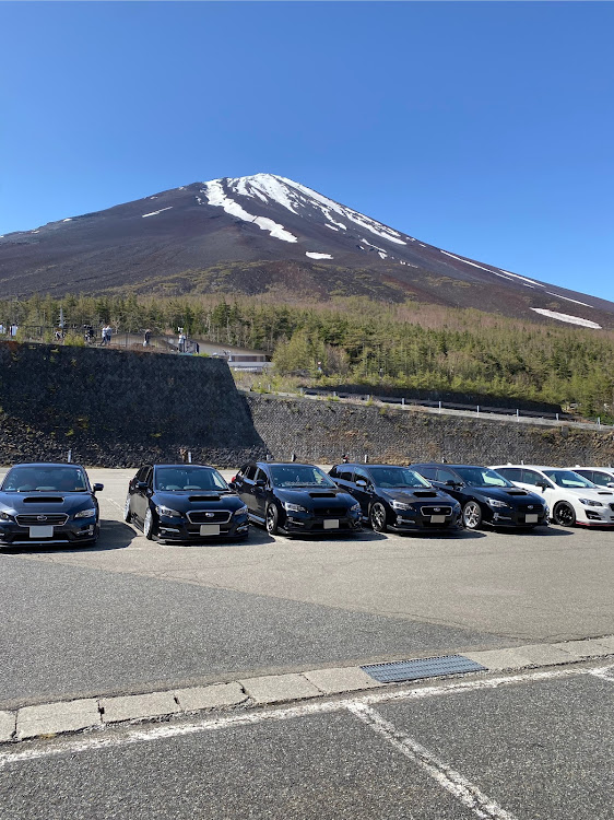 レヴォーグの富士山とコラボ・オフ会・SIX STAR BOXER関東に関するカスタム事例の投稿画像1枚目