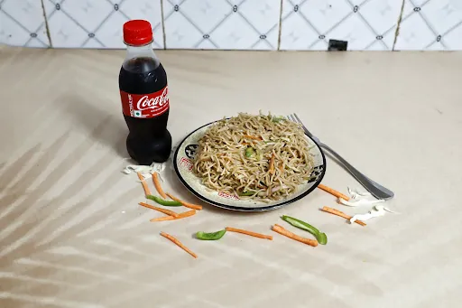 Veg Chowmein With Coke [250 Ml]