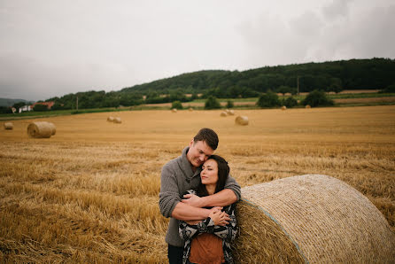 Wedding photographer Arina Miloserdova (miloserdovaarin). Photo of 24 August 2016