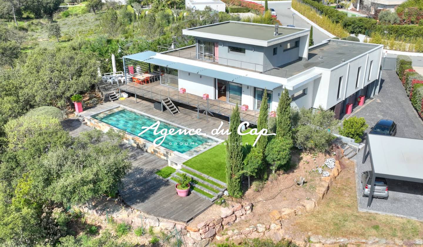 Villa avec piscine et terrasse Frejus