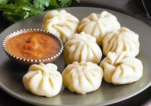 Veg Steamed Momos [6 Pieces]