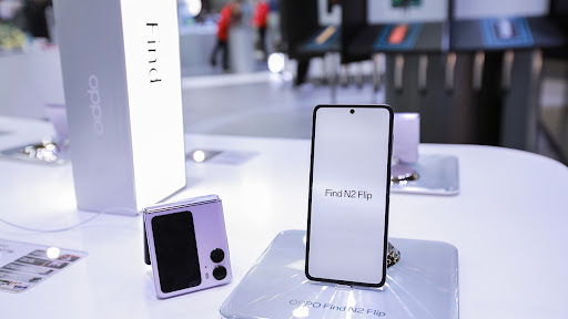 Oppo’s Find N2 Flip will be launched in SA this month.