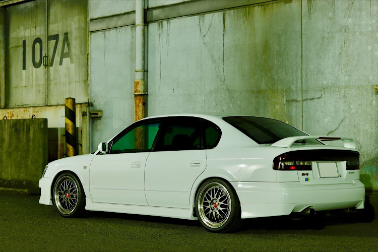 レガシィB4の2025ベストショットに関するカスタム事例の投稿画像1枚目