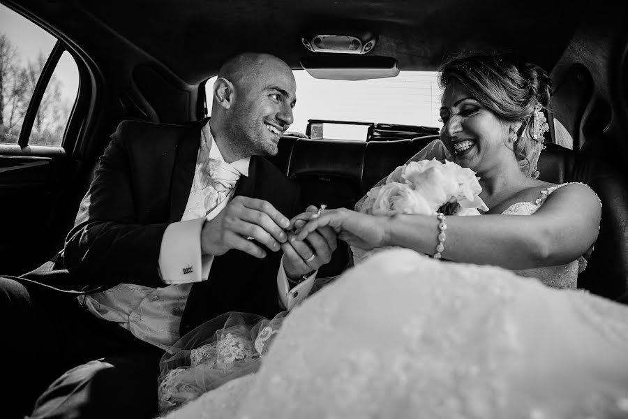 Fotografo di matrimoni Marcell Compan (marcellcompan). Foto del 24 agosto 2018