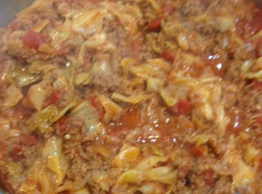 Delicious cabbage, tomatoes and ground beef