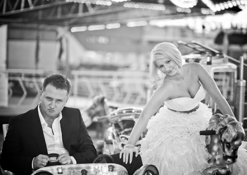 Wedding photographer Przemysław Wróbel (fotograffslubny). Photo of 10 February 2014