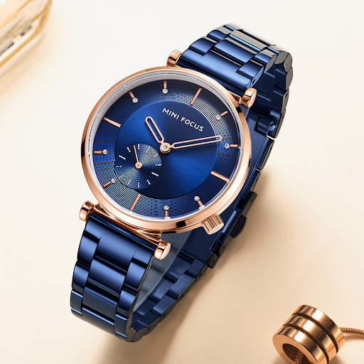 Title 4, Fashionable womens watch featuring a stylish d...