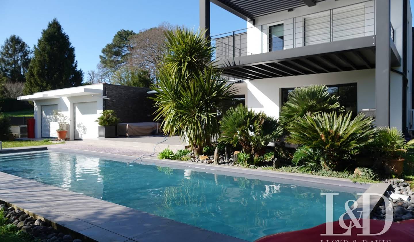 House with pool and garden Anglet