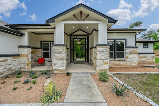 House with pool 3